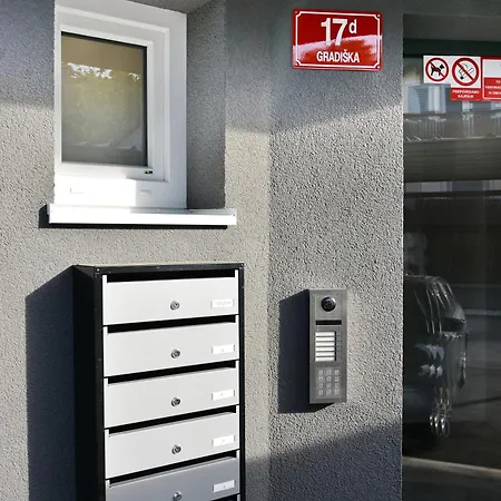 Urban Lodge Premium Apartments *